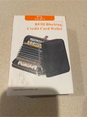 FurArt RFID Blocking Credit Card Wallet - Black